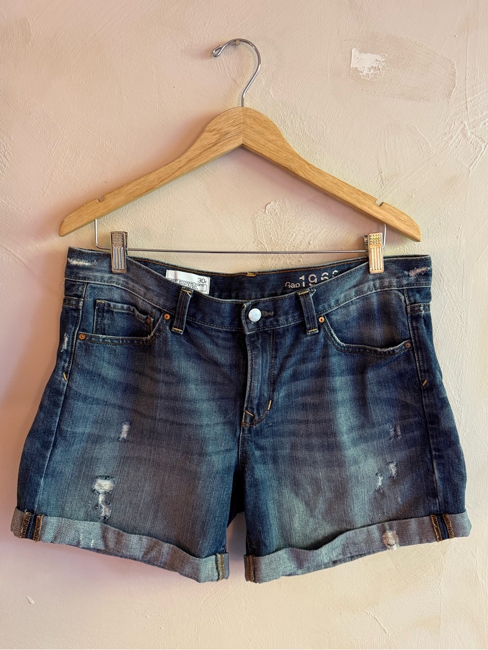 Gap 1969 | Sexy Boyfriend Denim Shorts| Size 30 Distressed Dark Wash | Cuffed